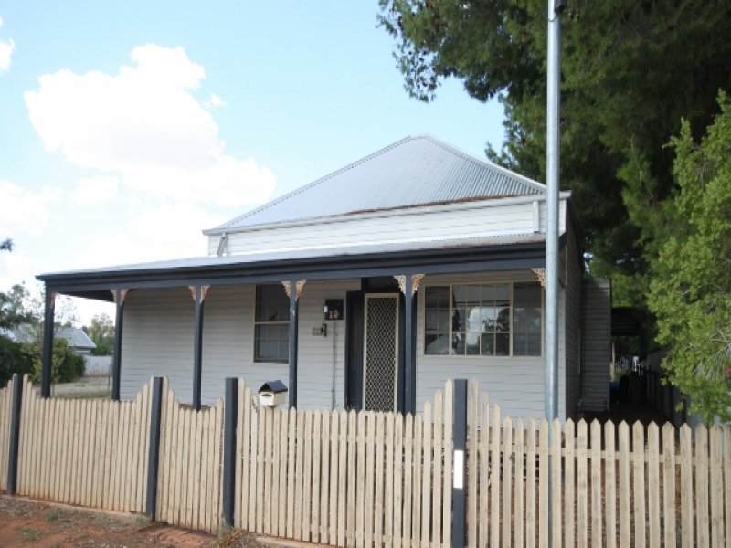 111 Mirrool Street, Coolamon, NSW 2701 Property Details