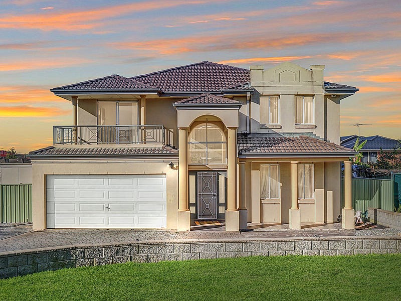 10 Quaama Close, Prestons, NSW 2170