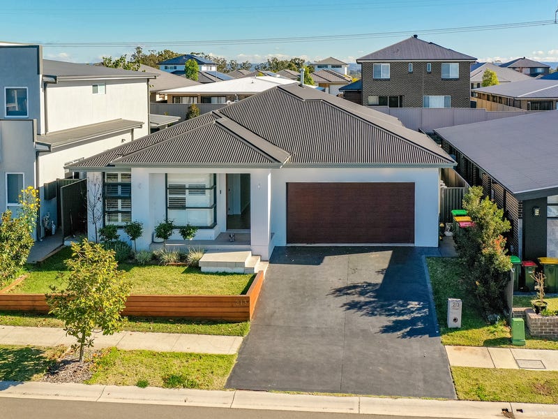 213 Village Circuit, Gregory Hills, NSW 2557