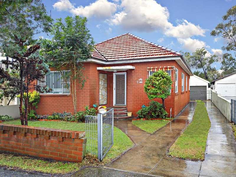 10 Bonalbo Street, Kingsgrove, NSW 2208 Property Details