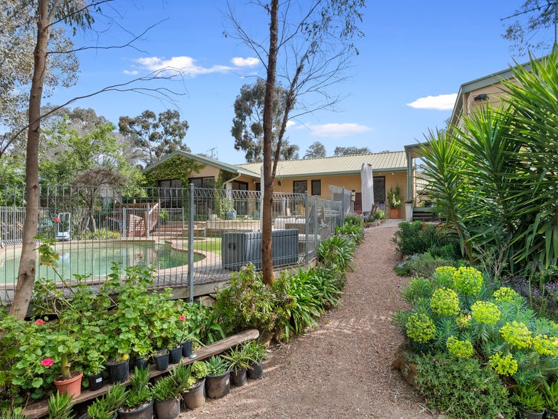 48 Milton Avenue, Spring Gully, VIC 3550