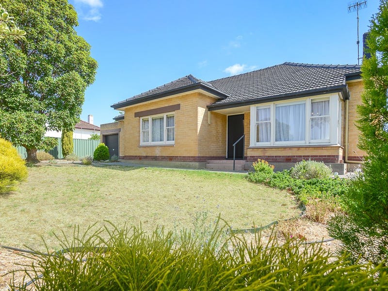 18 The Parkway, Victor Harbor, SA 5211 House for Sale