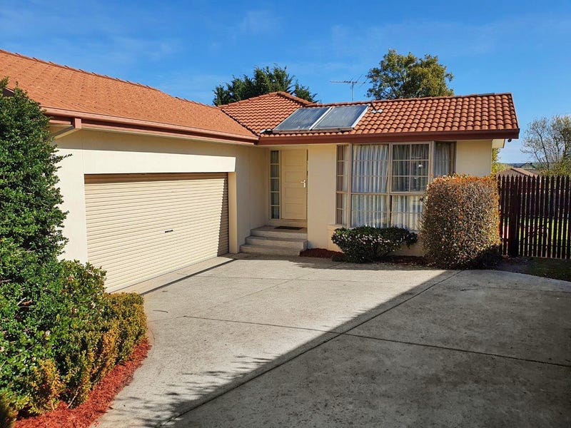 Houses for Sale in 22 Jonathan Rd, Gisborne, VIC 3437