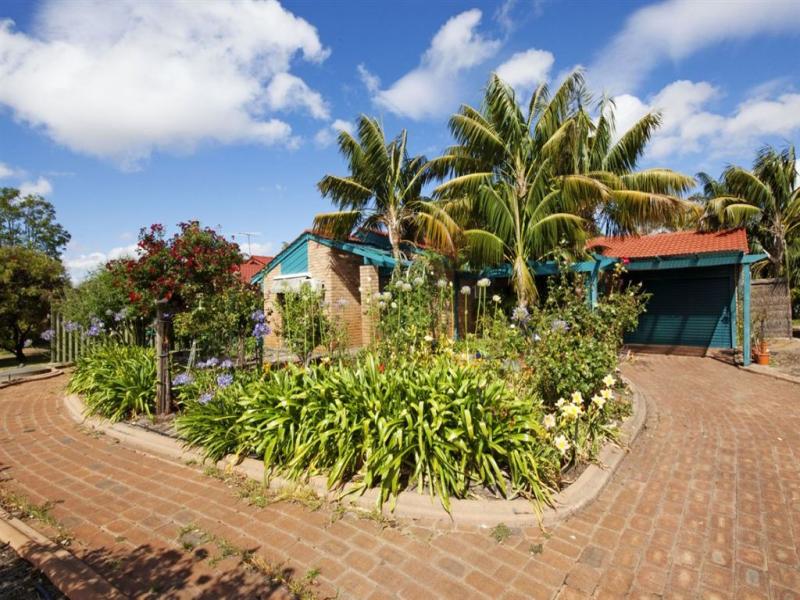 42 Findlay Road, Leeming, WA 6149 Property Details