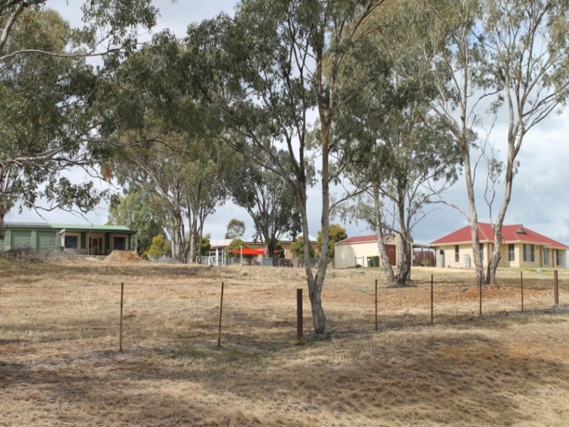 120 Runnymede Drive, Inverell, NSW 2360