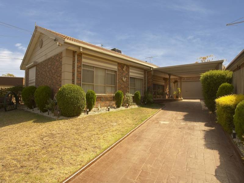 4 Osborne Close, Deer Park, VIC