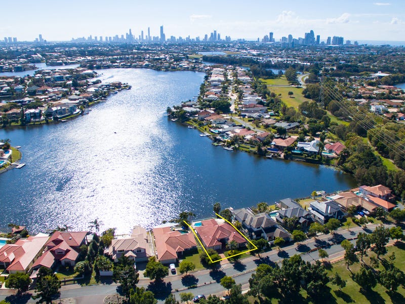 11 Clipper Boulevard, Clear Island Waters, QLD 4226