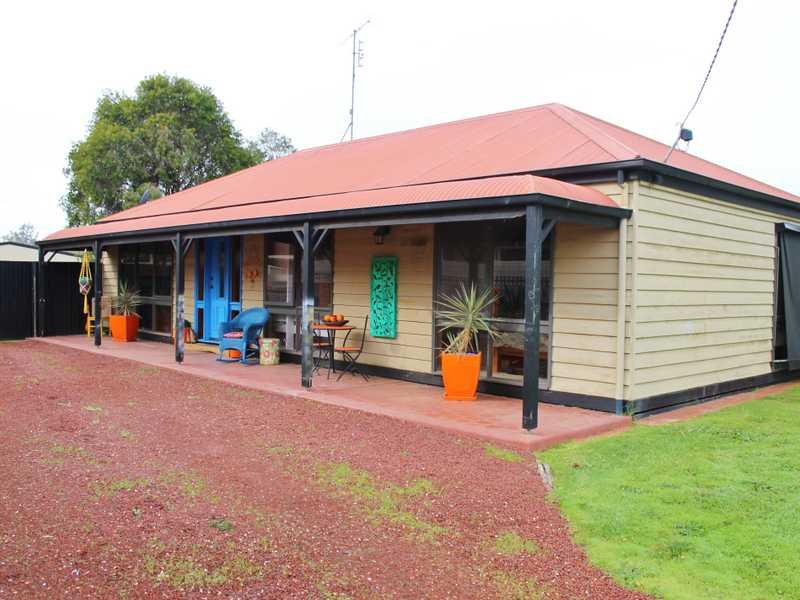 86 Crossen St, Echuca, Vic 3564 Property Details