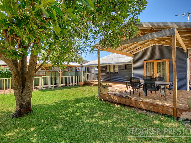 8 Reynolds Street, West Busselton, WA 6280