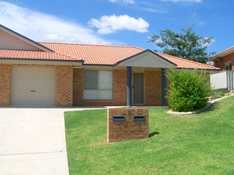 2/2 Hargrave Avenue, Lloyd, NSW 2650