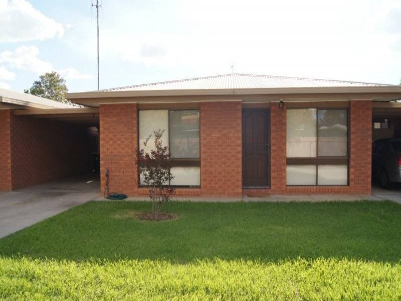 2/58 Wollamai Street, Finley, NSW 2713