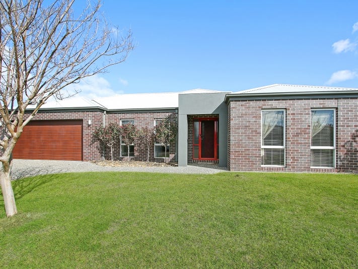 17 Treecreeper Street, Thurgoona, NSW 2640