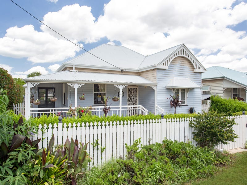 30 Dunmore Street, East Toowoomba, QLD 4350