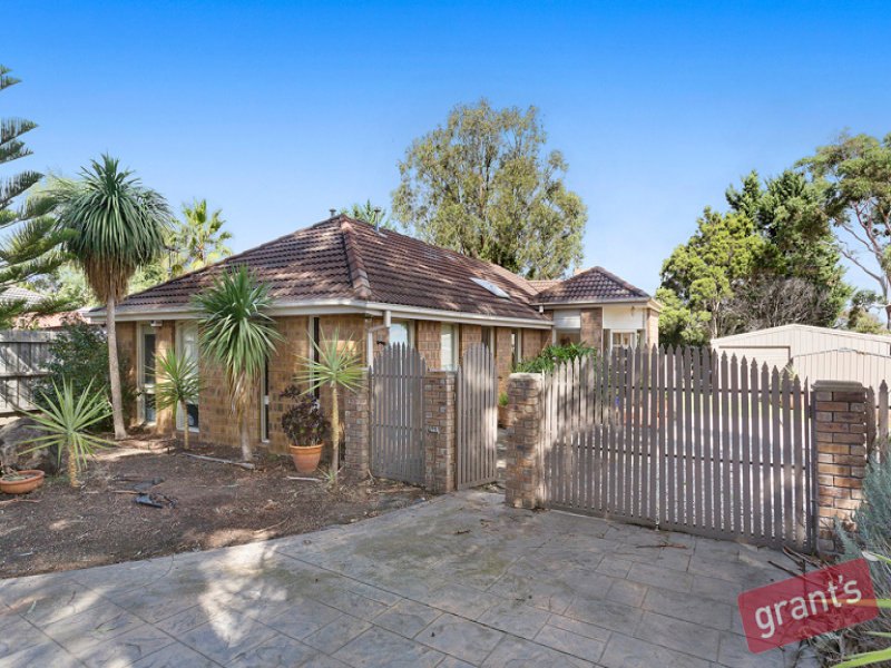 12 Earlston Square, Berwick, Vic 3806 Property Details