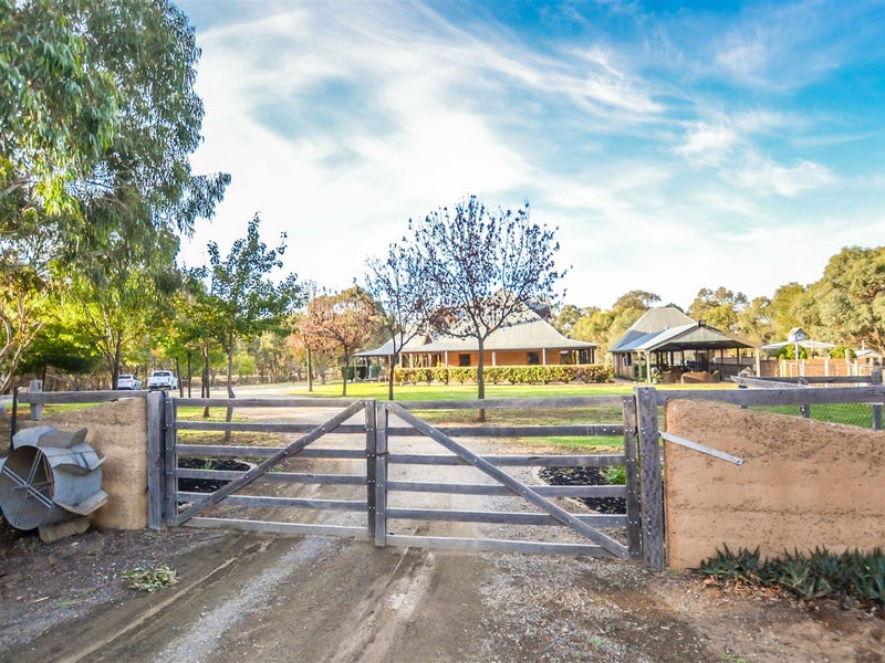 944 Murray Valley Highway, Echuca, Vic 3564 Property Details