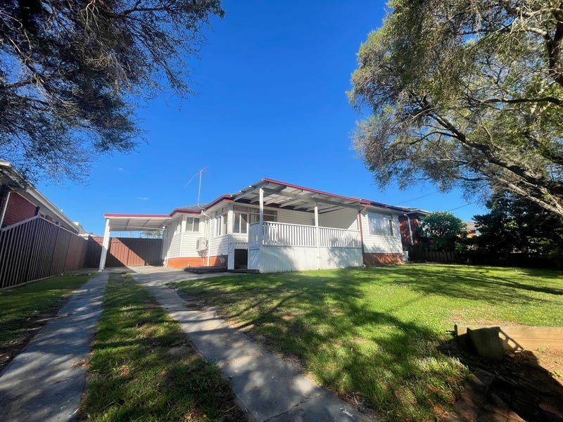 23 Richmond Cres, Campbelltown, NSW 2560