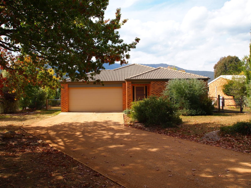 155 Station Street, Porepunkah, Vic 3740 Property Details