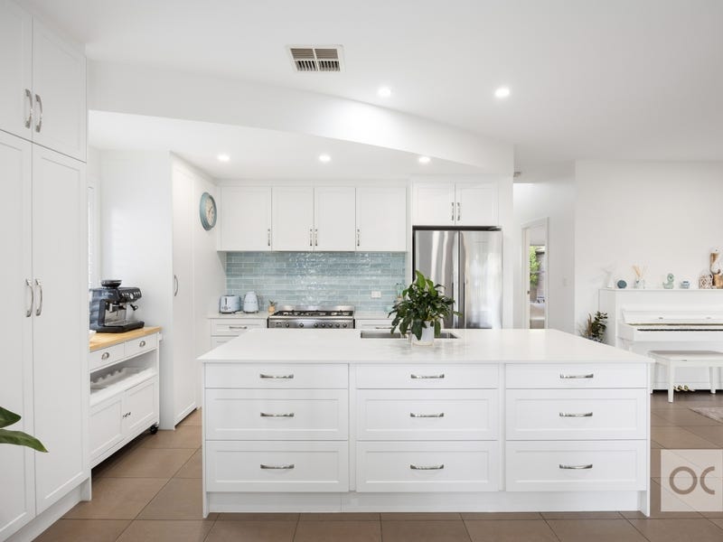 14 Acacia Grove, Flagstaff Hill, SA 5159