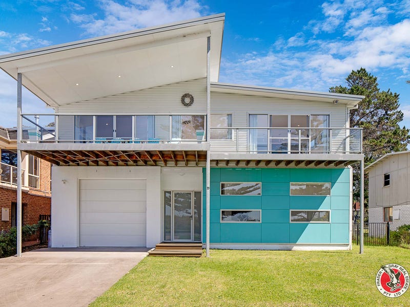 33 Coronation Drive, Broulee, NSW 2537