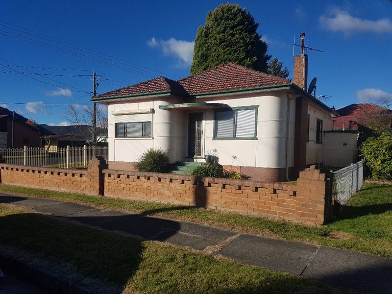 11 Enfield Avenue, Lithgow, NSW 2790