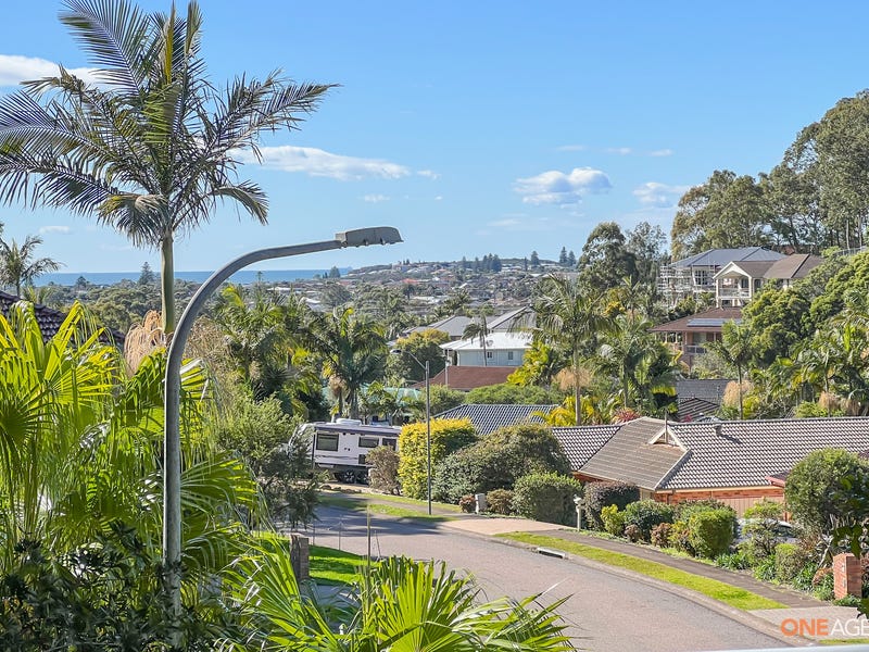 22 Palm Tree Cres, Caves Beach, NSW 2281