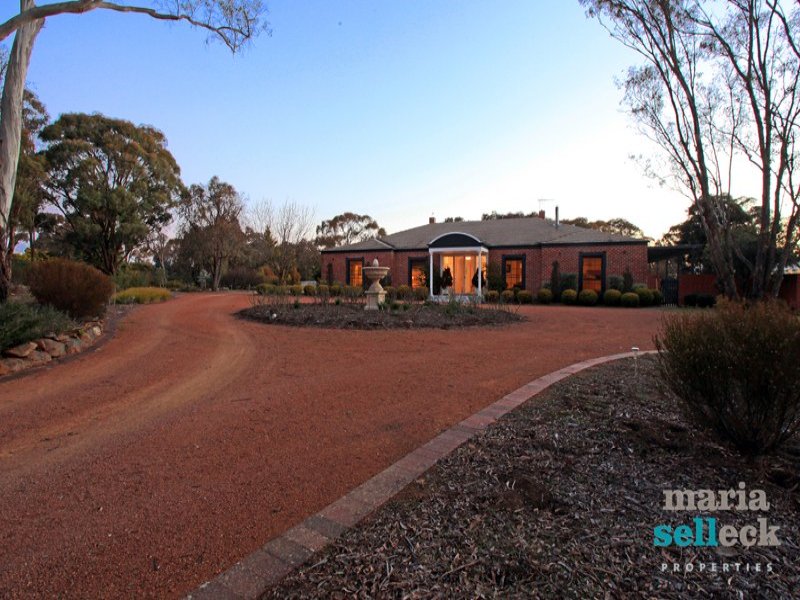 21 Ridgeway Road, Queanbeyan, NSW 2620 Property Details