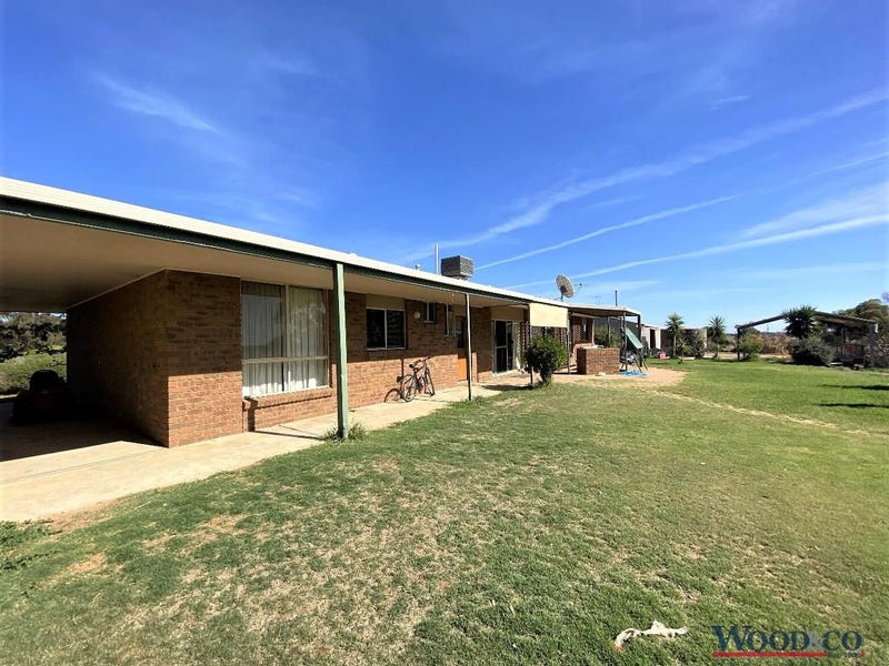 515 Lakeside Drive, Lake Boga, VIC 3584