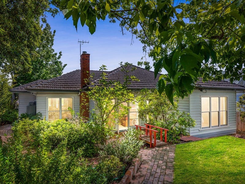 25 Woodhouse Grove, Box Hill North, VIC 3129