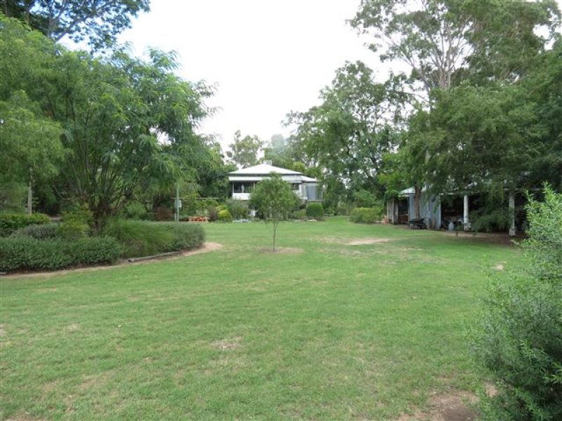 100 Edwardes Street, Roma, QLD 4455