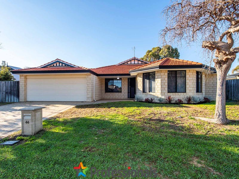 44 Pebble Beach Boulevard, Meadow Springs, WA 6210