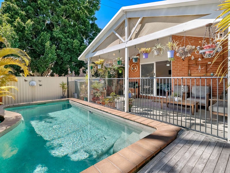 2/42 Kenny Drive, Labrador, QLD 4215