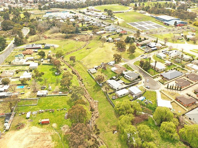 16 Willawong Street, Young, NSW 2594