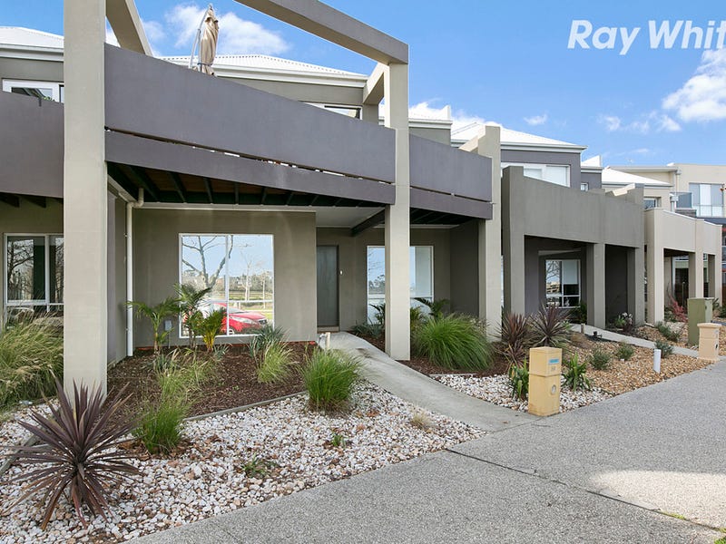 59 Lakeside Boulevard, Pakenham, VIC 3810