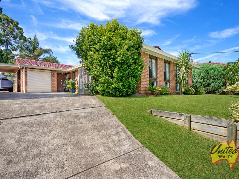 11 Cedar Place, The Oaks, NSW 2570