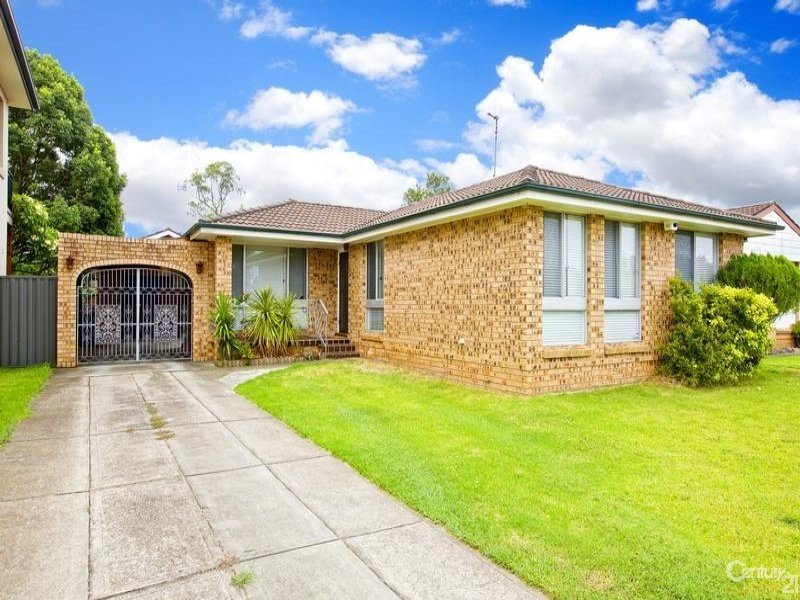 8 Ivanhoe Street, St Johns Park, NSW 2176