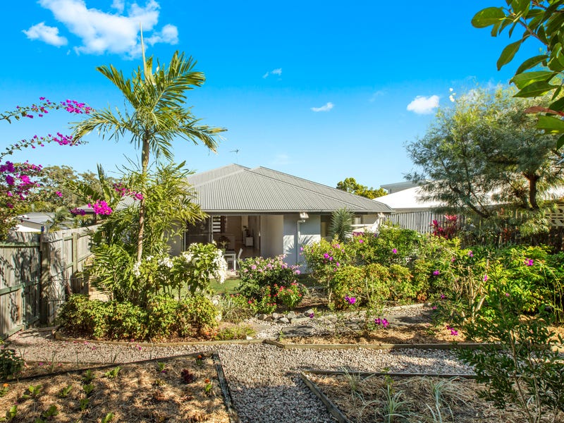 18 Riviera Cres, Peregian Springs, QLD 4573