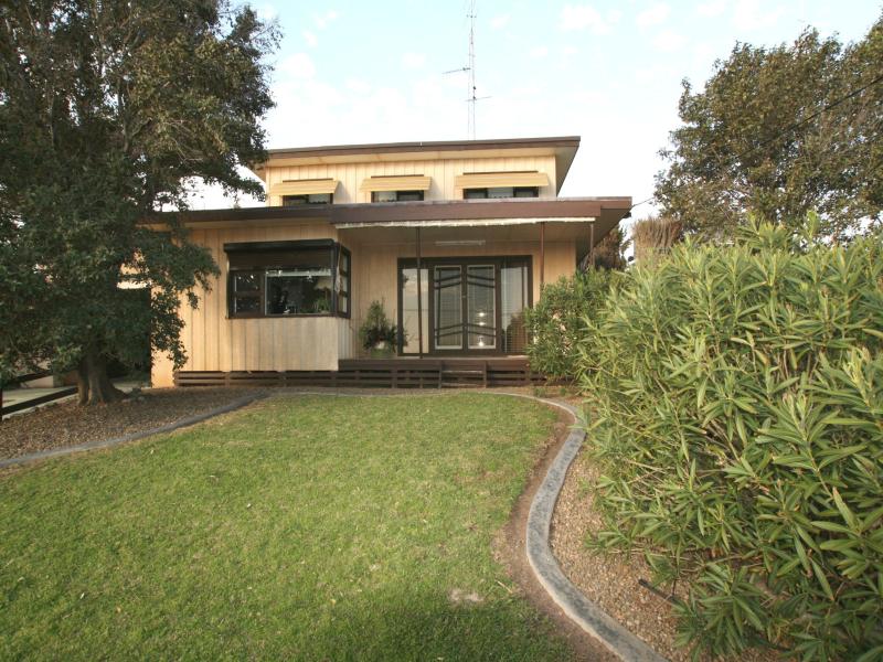 17 Esplanade, North Beach, SA 5556