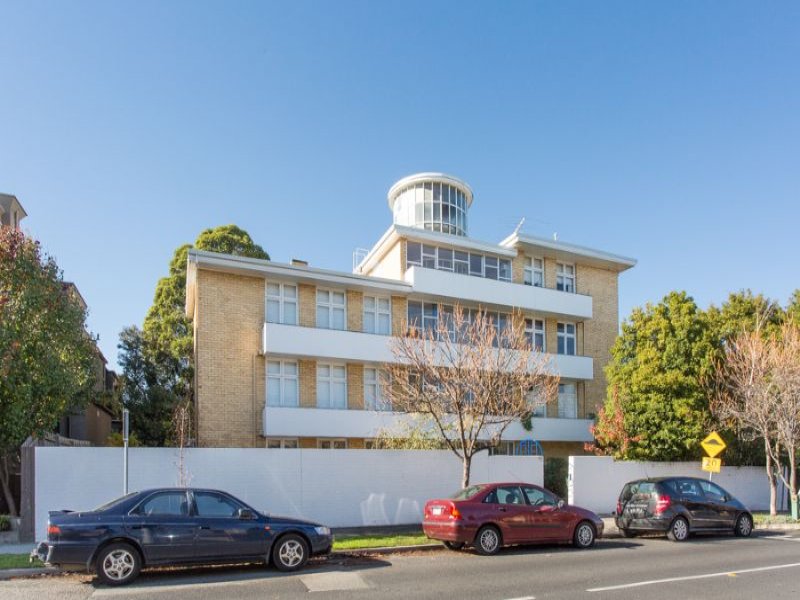 1/68 Mathoura Road, Toorak, Vic 3142 Property Details