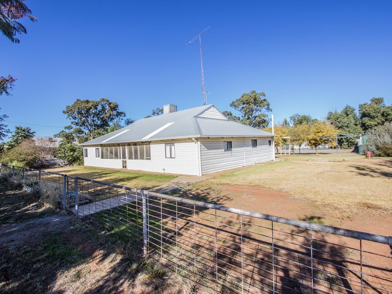 22 Mulga Street, Barellan, NSW 2665 Property Details