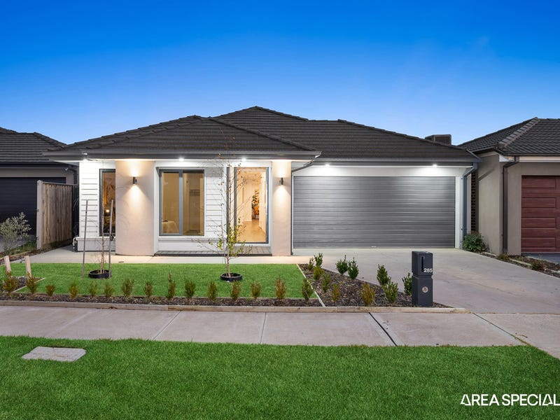 285 St Germain Boulevard, Clyde North, VIC 3978