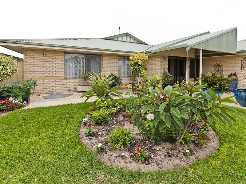 7 Rosebay Grove, Singleton, WA 6175 Property Details