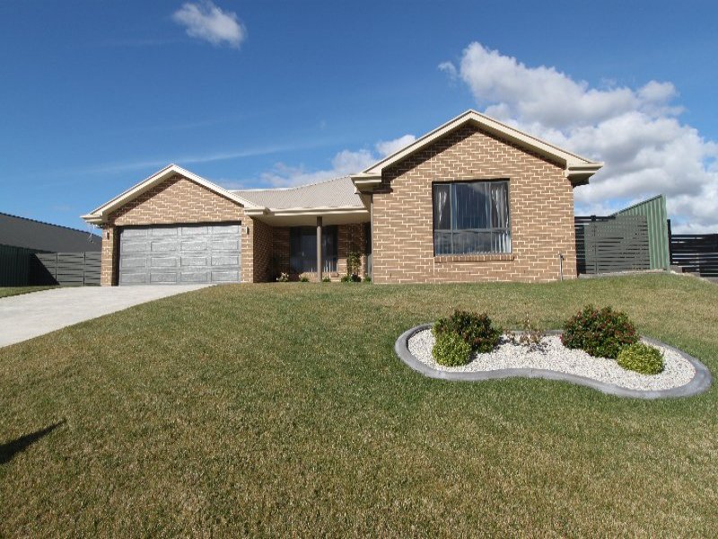 32 Westbourne Drive, Bathurst, NSW 2795 Property Details