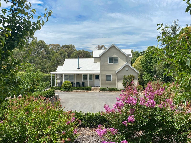 32 Isaacs Avenue, Yackandandah, Vic 3749 Property Details