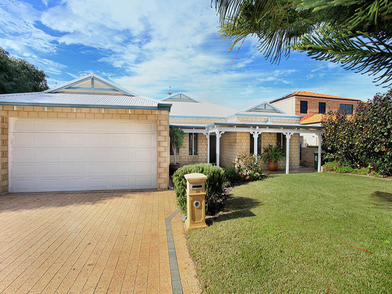 99 Westview Parade, Wannanup, WA 6210 Property Details