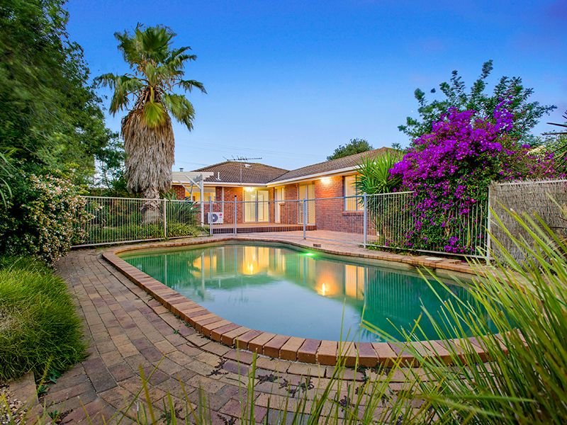 21 Westleigh Drive, Werribee, Vic 3030 Property Details