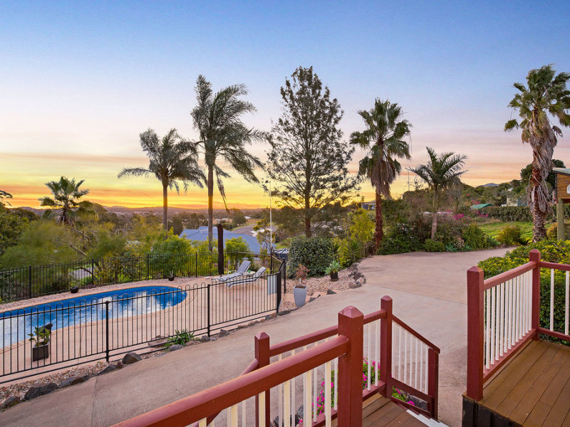 12 Palmer Drive, Highfields, Qld 4352 Property Details