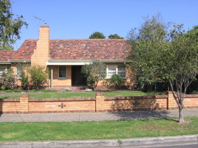 9 Strachan Avenue, Manifold Heights, VIC 3218