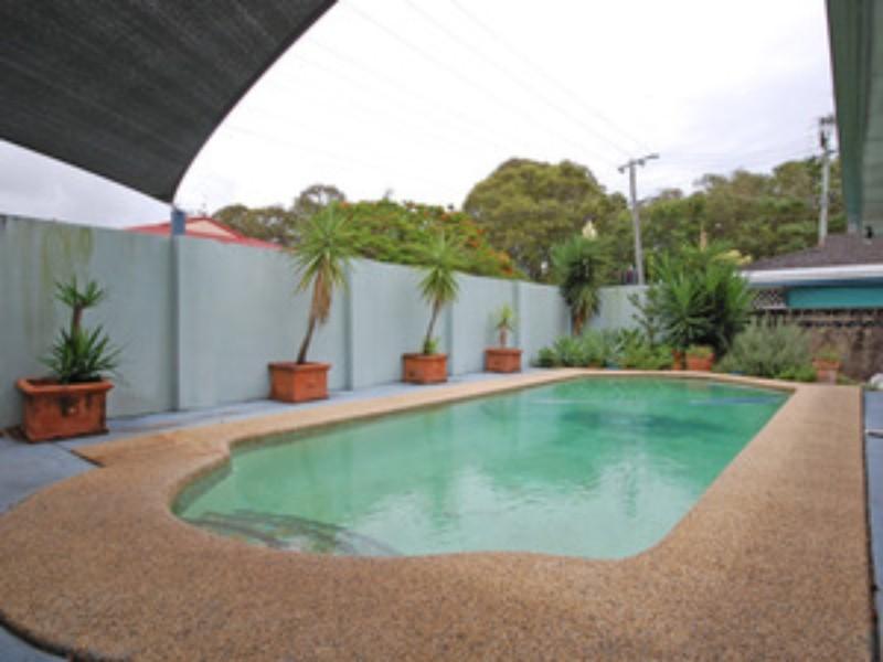 151 RACECOURSE DRIVE, Bundall, Qld 4217 Property Details