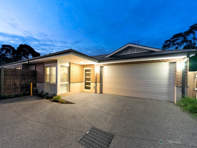 4/8 Castlegate Place, Berwick, Vic 3806 Property Details