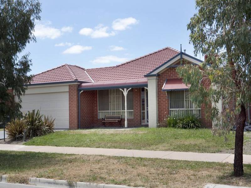 17 Blackwood Drive, Pakenham, VIC 3810